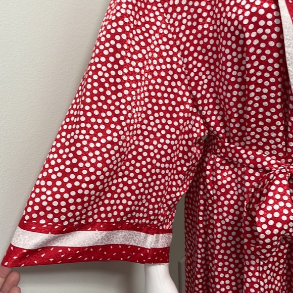 Liquid Silk Vintage Red Holiday Robe - Picture 3 of 8
